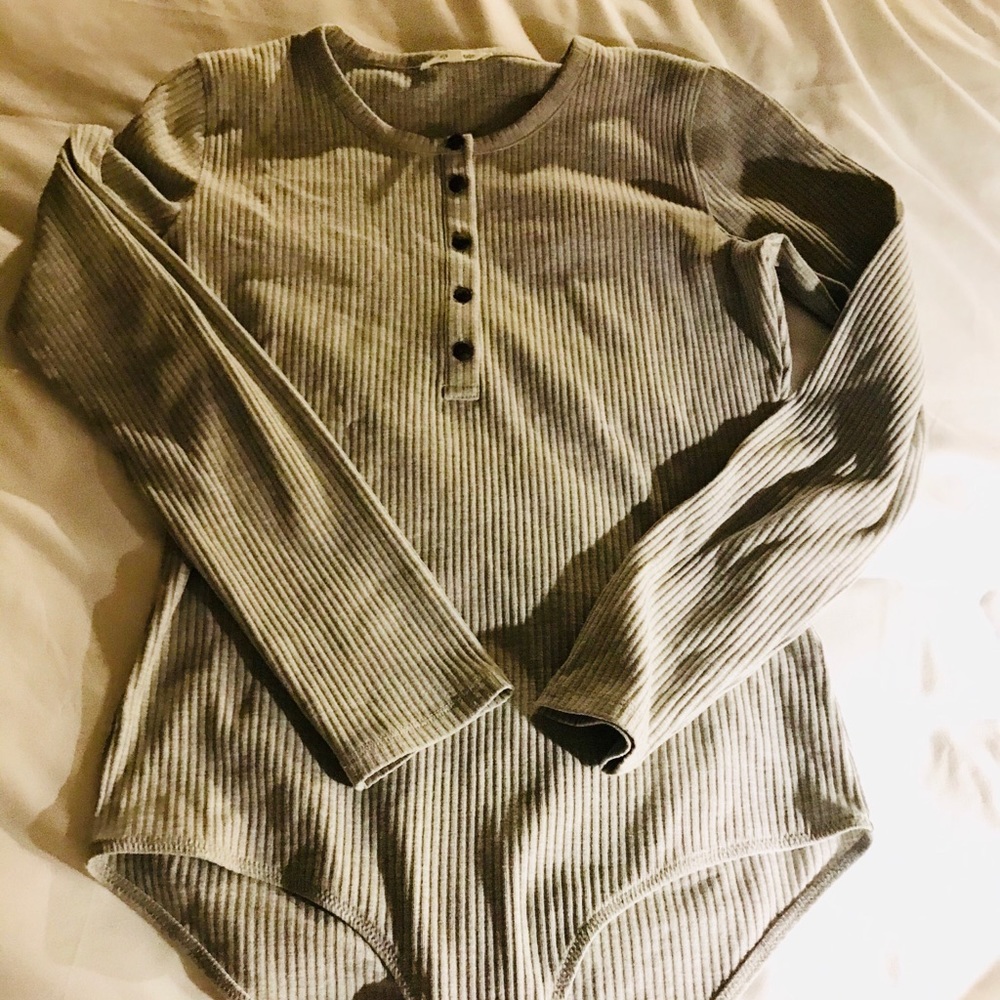Madewell grey body suit size large wore once.